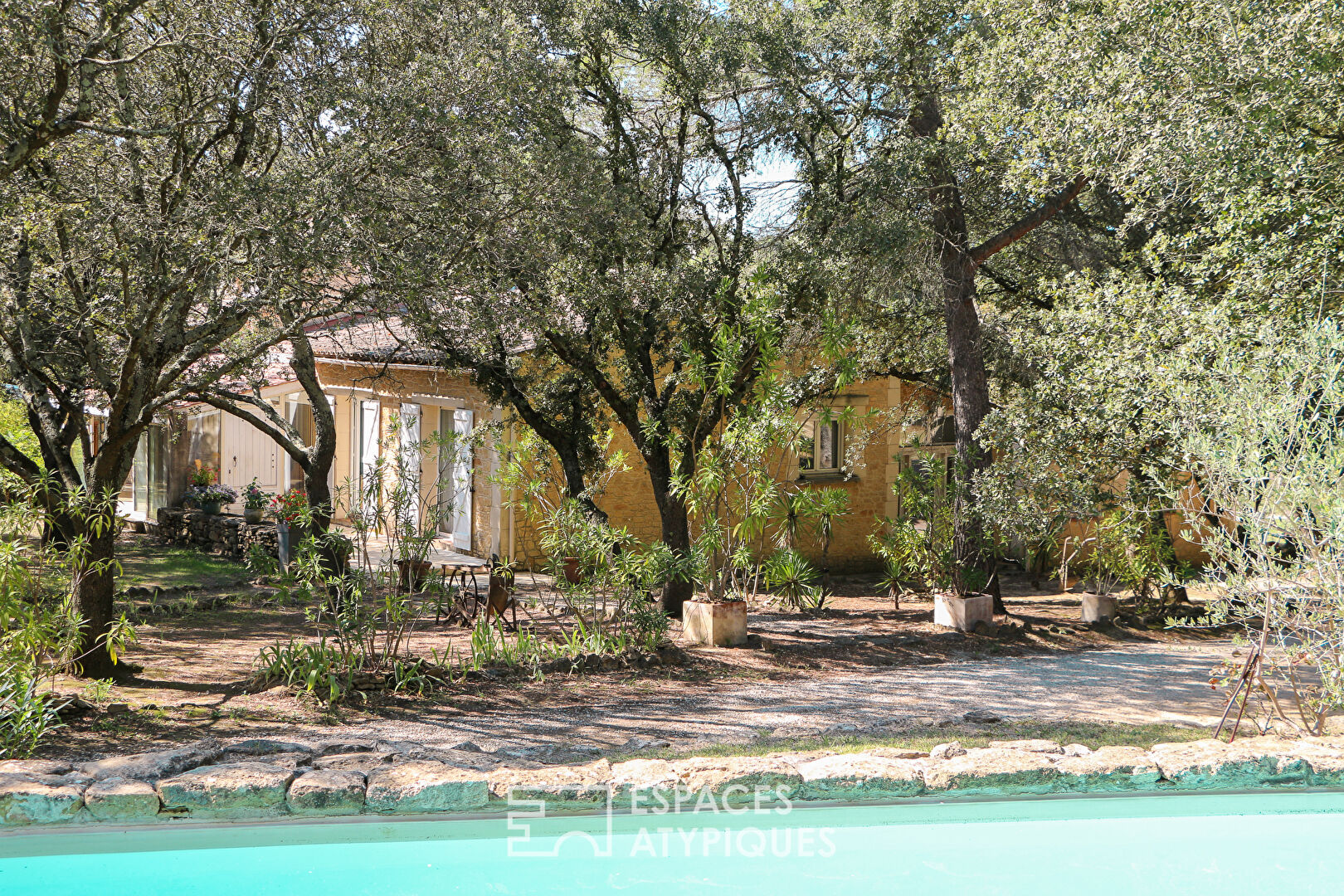 Provencal House with outbuildings