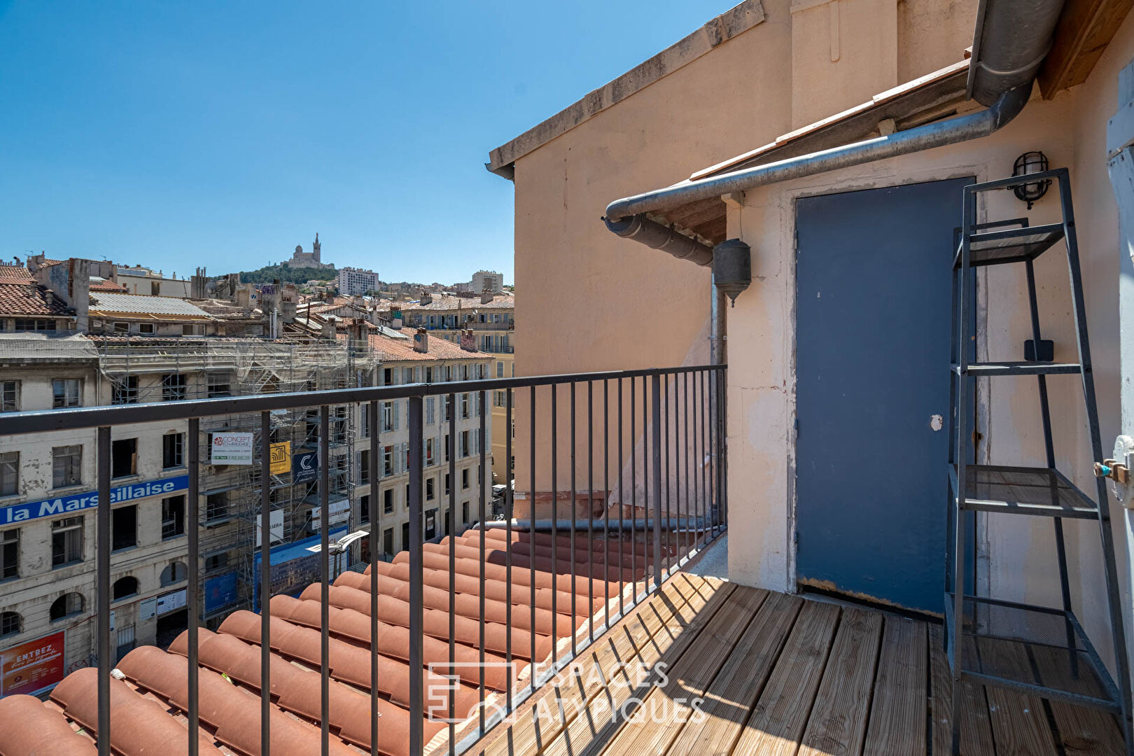 Duplex rénové avec terrasse dans les anciens arsenaux