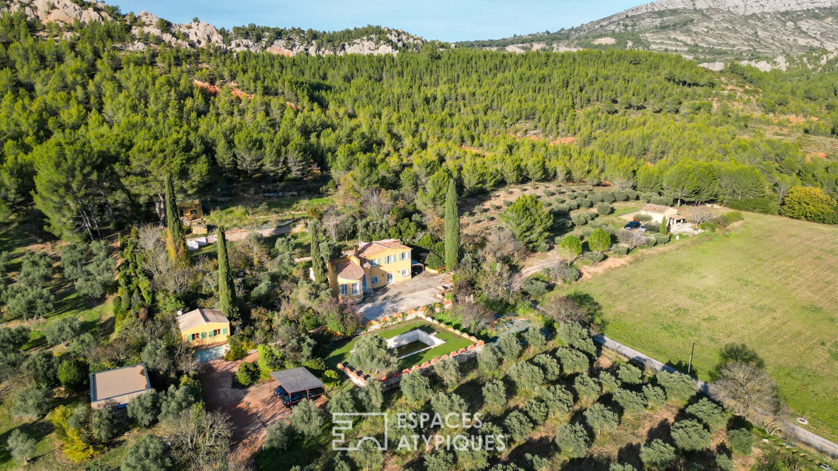 Bastide Provençale avec vue exceptionnelle  sur la Sainte-Victoire