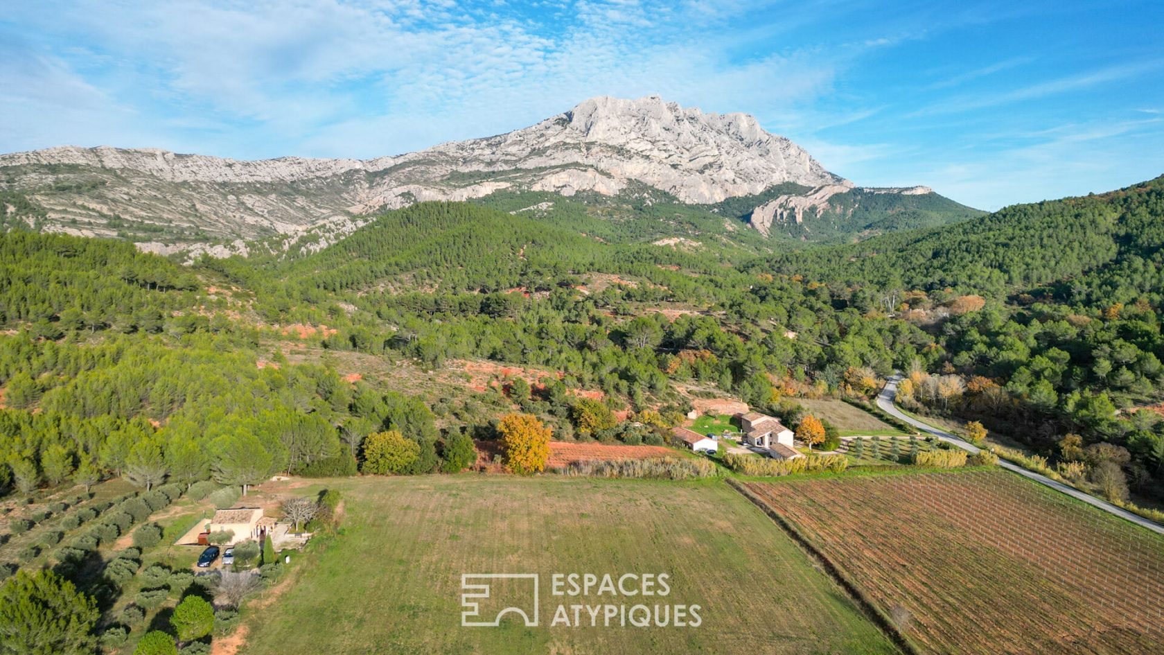 Bastide Provençale avec vue exceptionnelle  sur la Sainte-Victoire