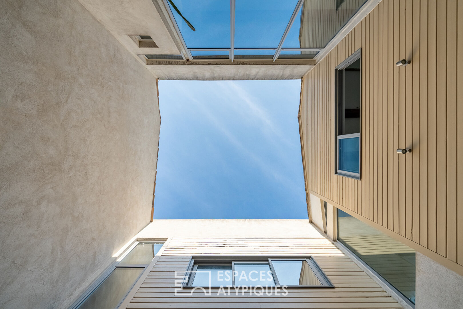 Maison d’architecte avec extérieur