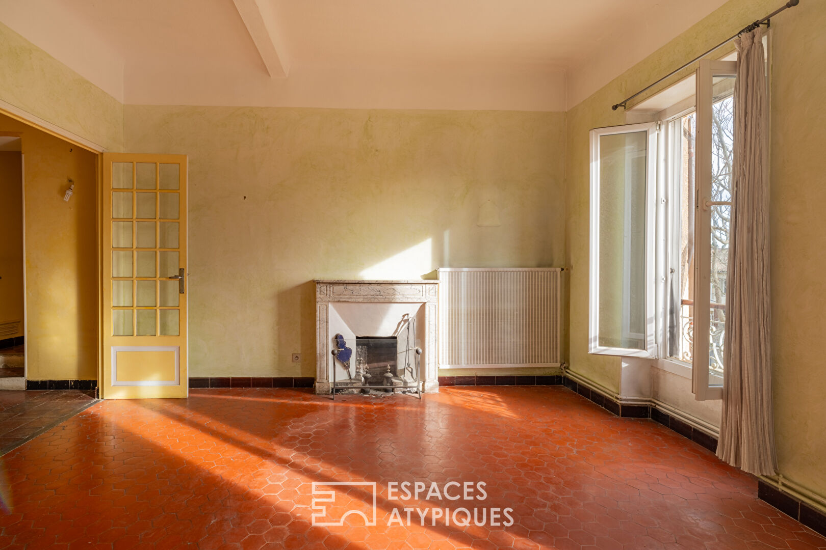 Appartement à Rénover dans une Maison Bourgeoise