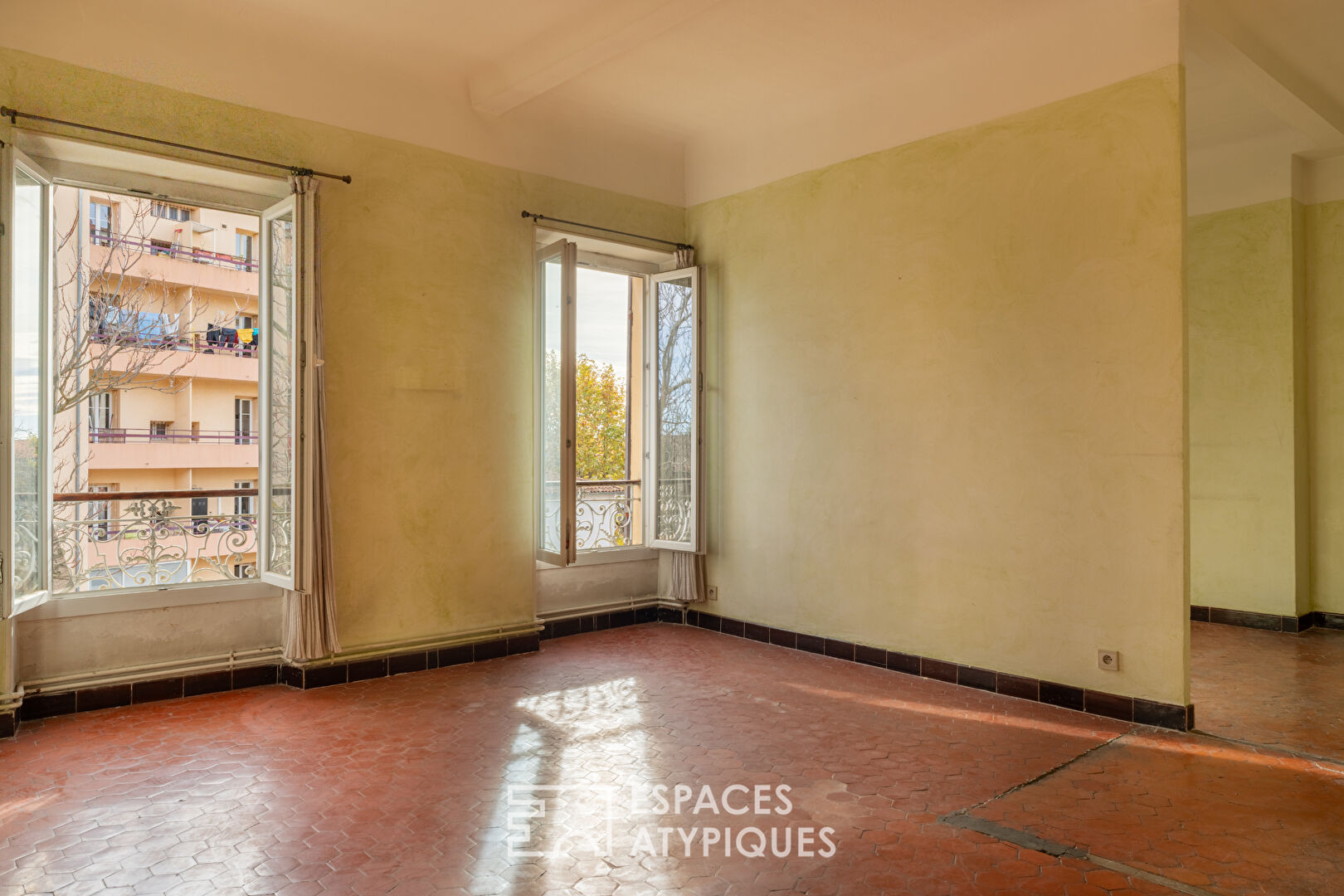 Appartement à Rénover dans une Maison Bourgeoise