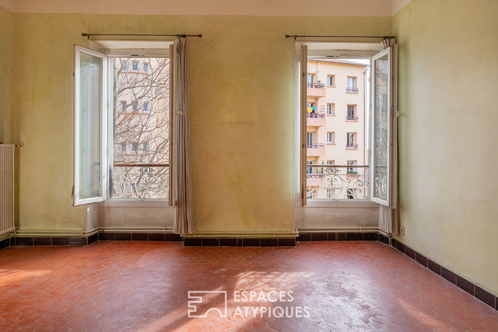 Appartement à Rénover dans une Maison Bourgeoise