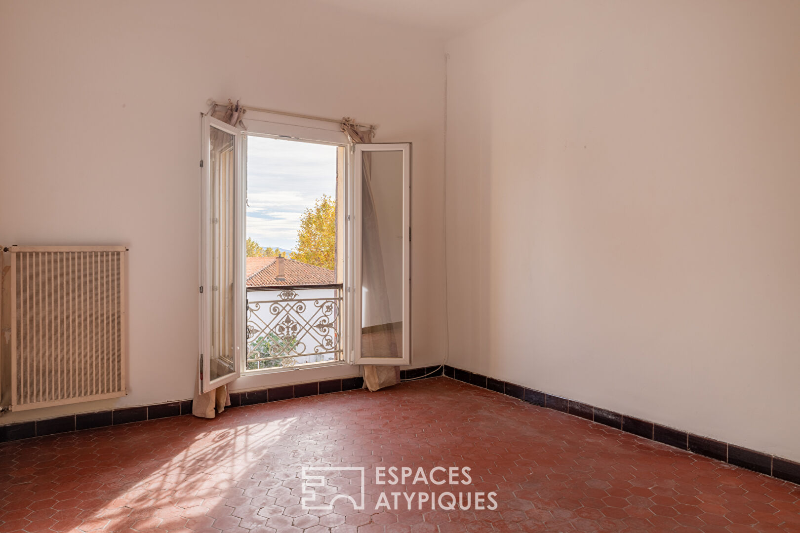 Appartement à Rénover dans une Maison Bourgeoise