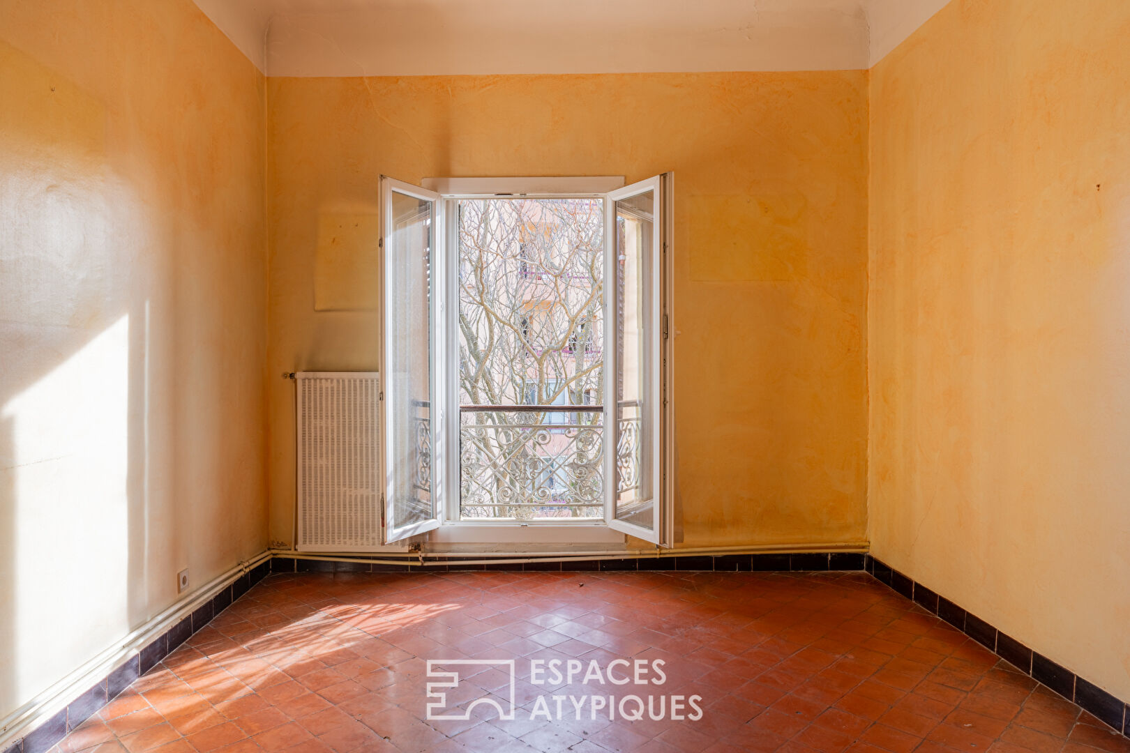 Appartement à Rénover dans une Maison Bourgeoise