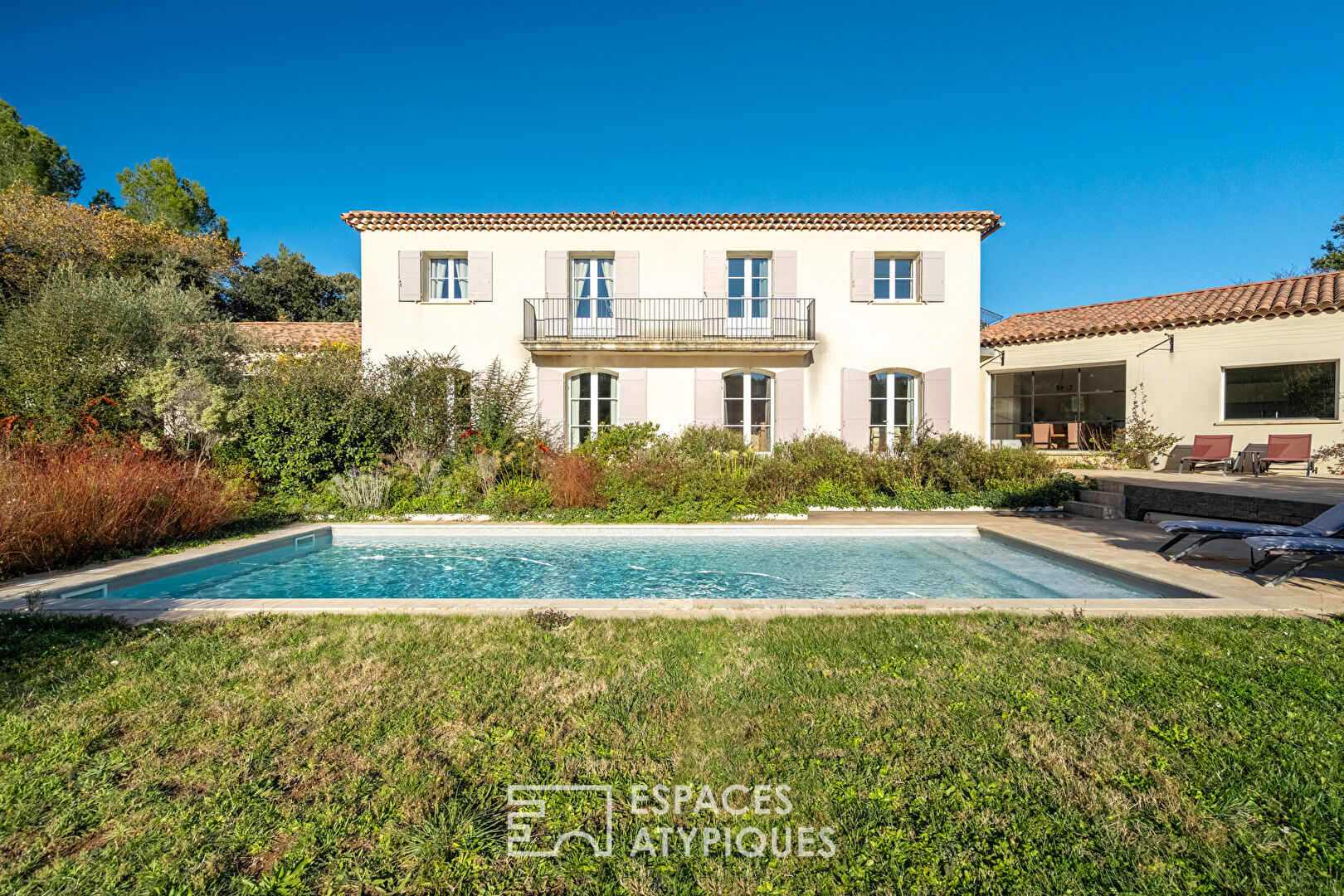 Villa d’architecte avec piscine à Rognes