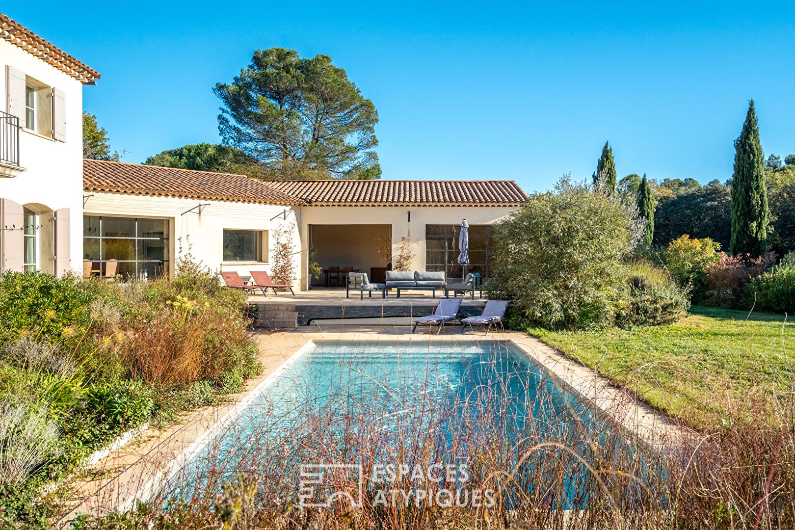 Villa d’architecte avec piscine à Rognes