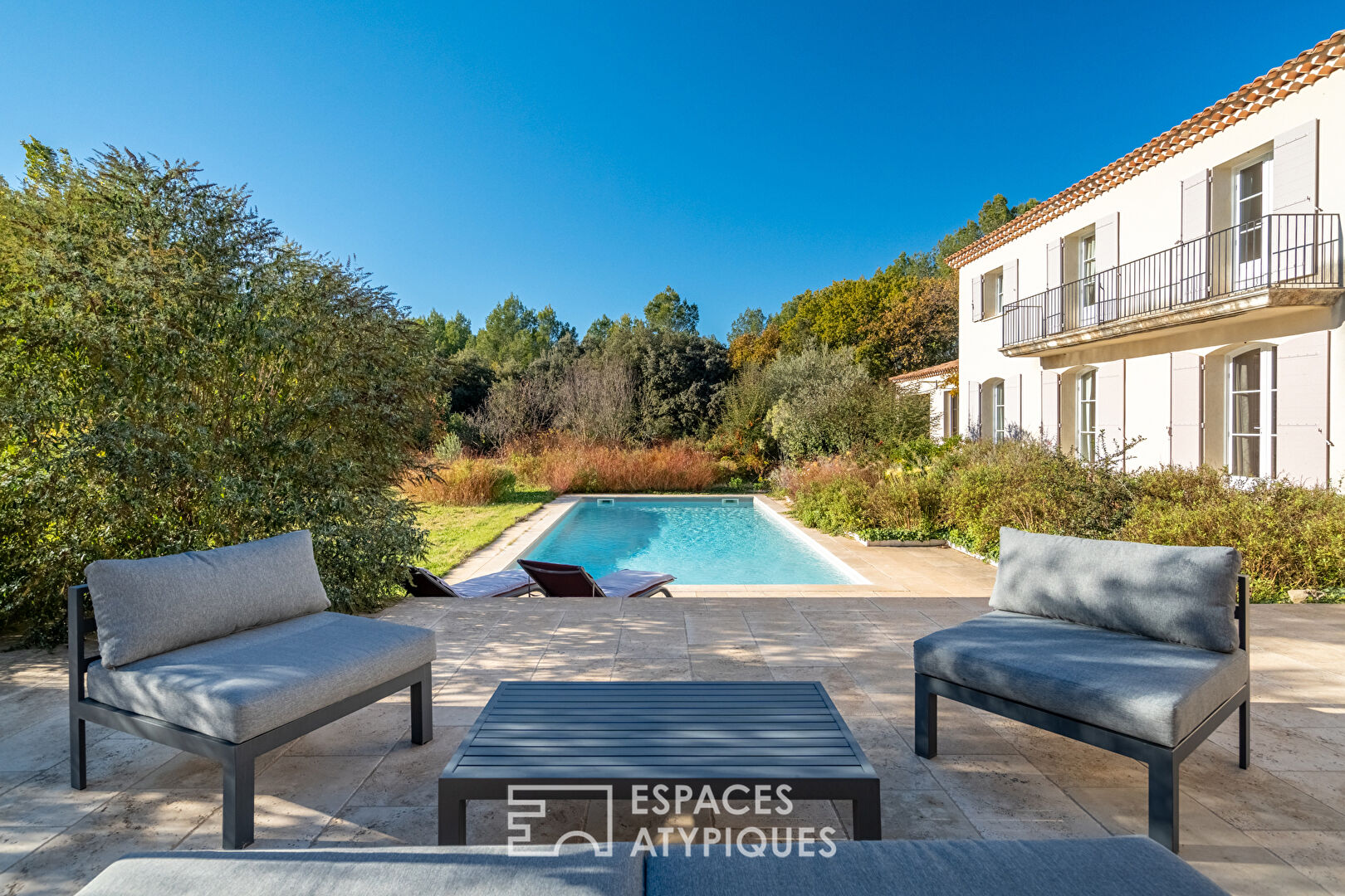 Villa d’architecte avec piscine à Rognes