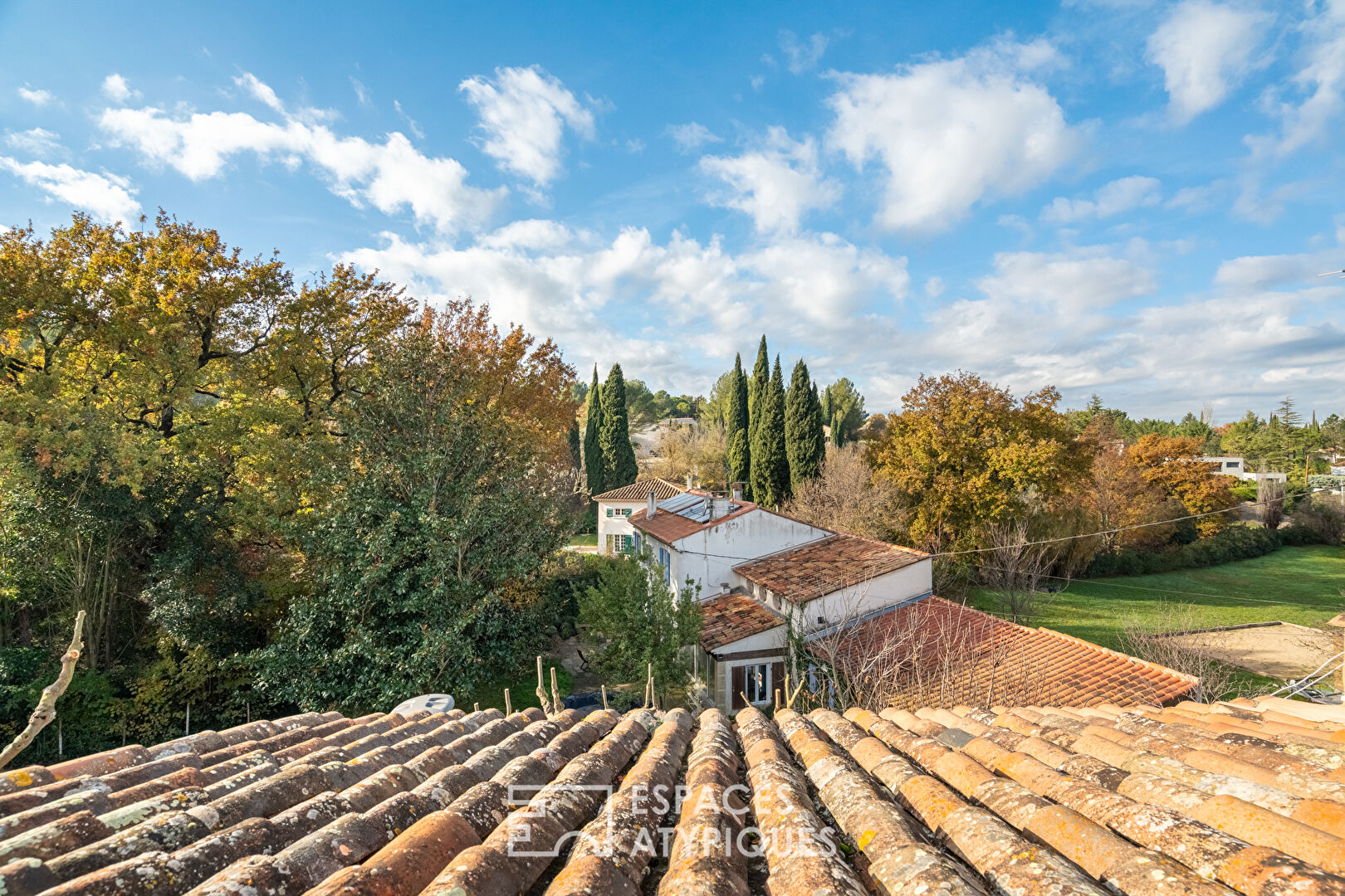 Maison de village avec jardin et terrasses