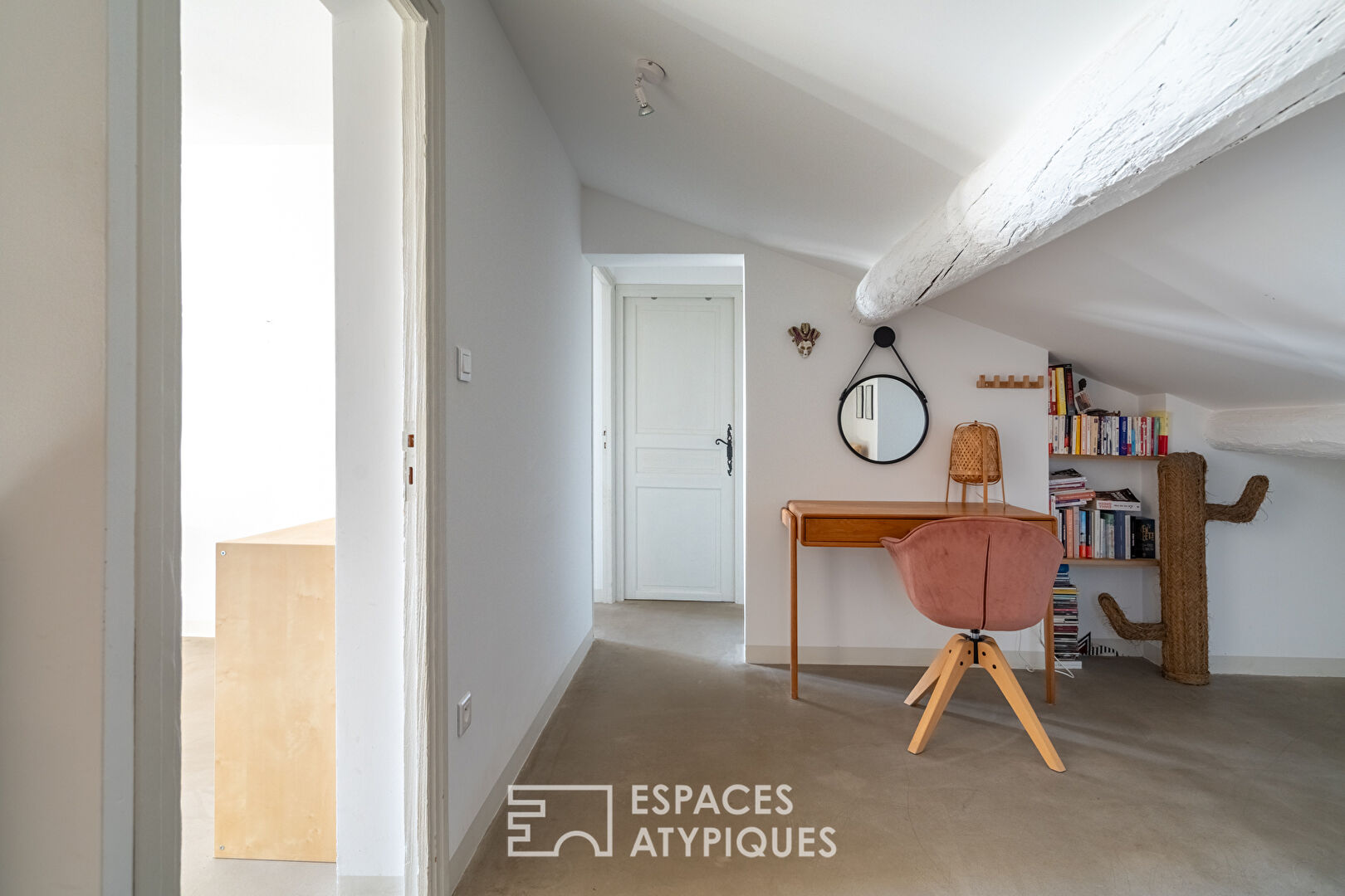 Maison dans un ancien corps de ferme au coeur du village