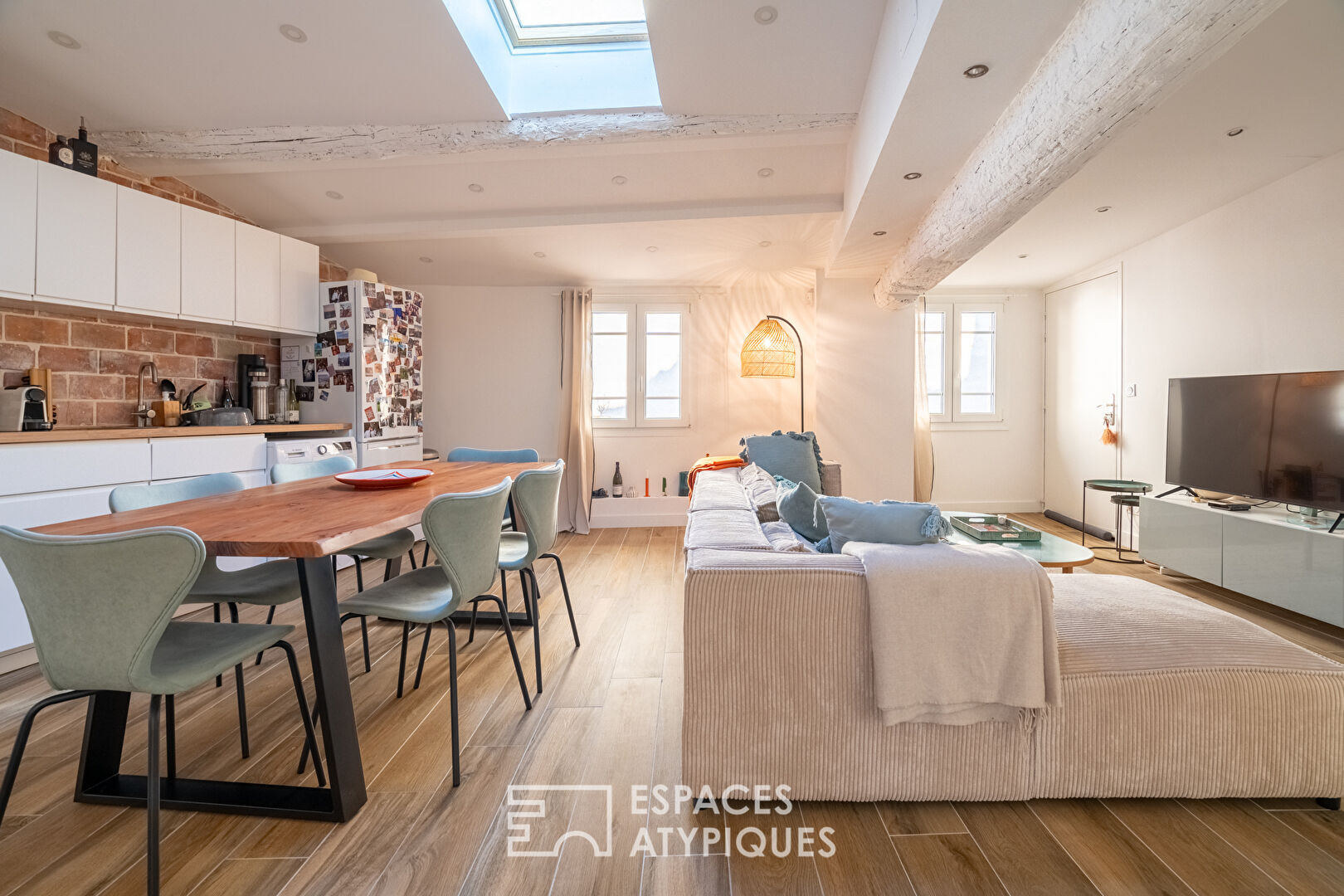 Attic apartment with private parking in the heart of Aix-en-Provence