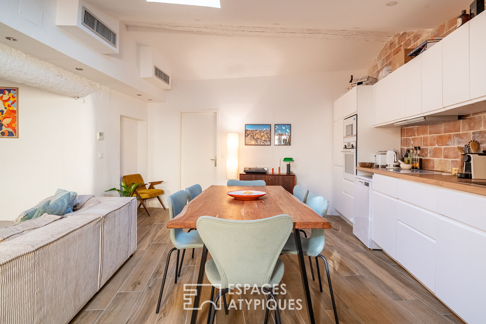 Attic apartment with private parking in the heart of Aix-en-Provence