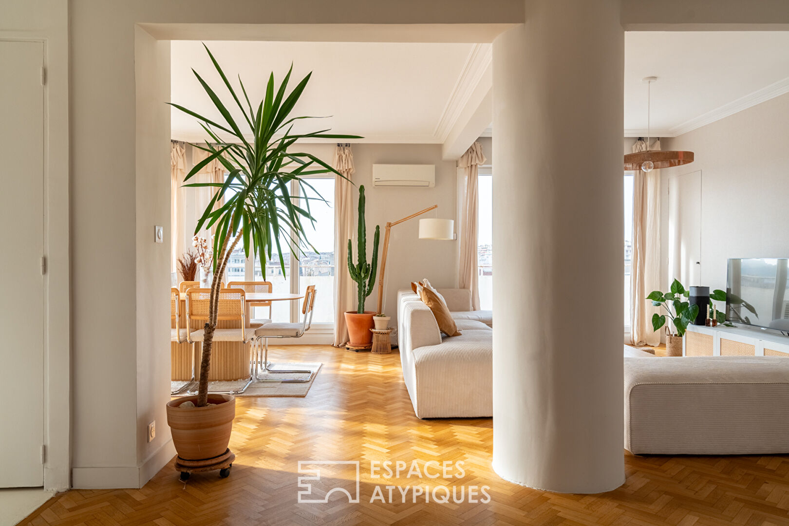 Appartement en étage élevé avec extérieur et vue