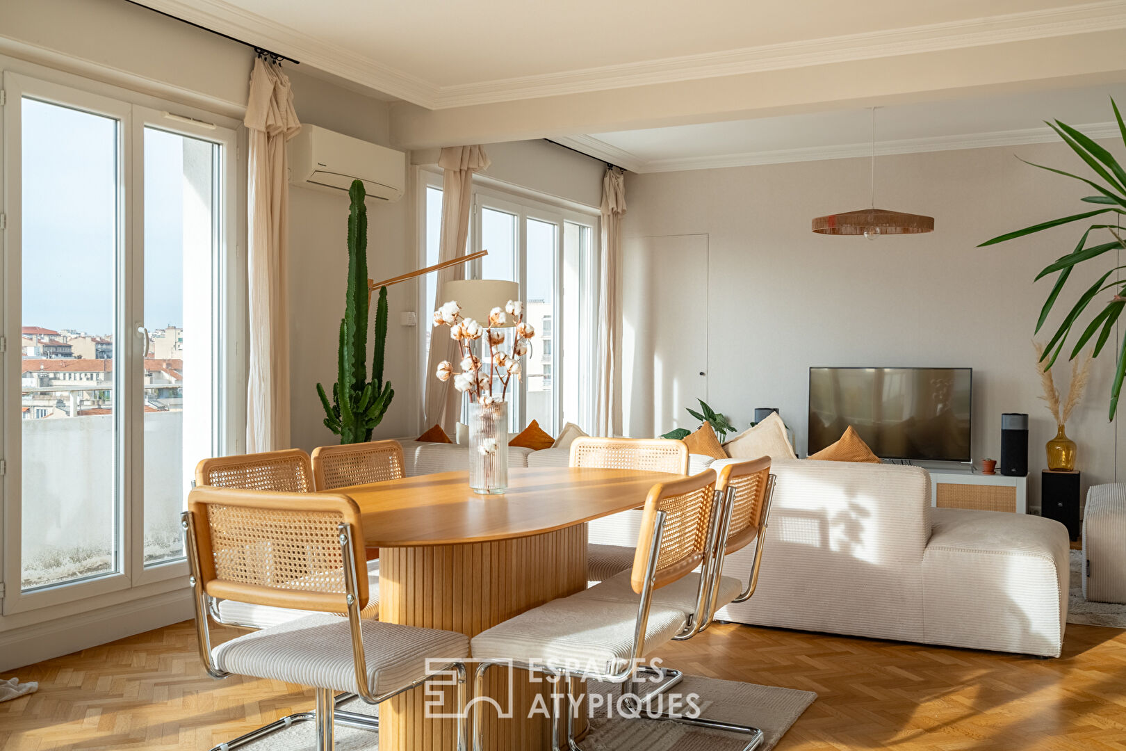 Appartement en étage élevé avec extérieur et vue