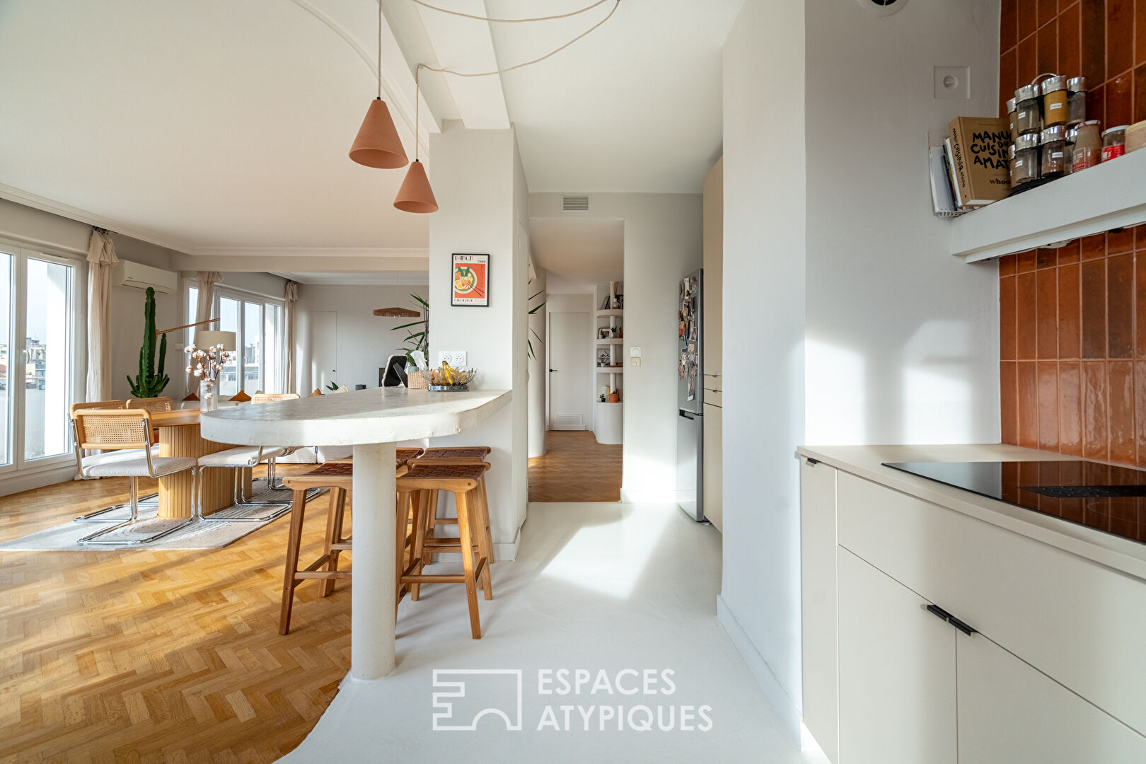 Appartement en étage élevé avec extérieur et vue