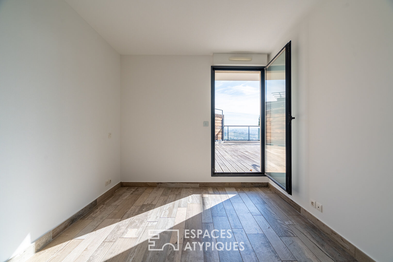 Appartement avec extérieur et vue