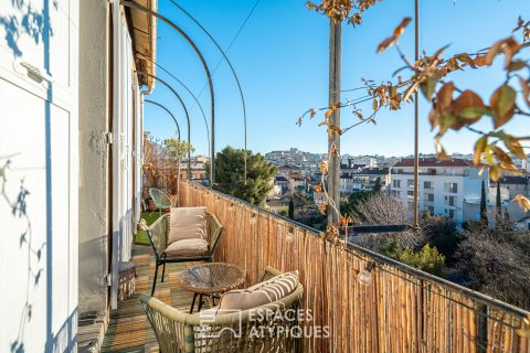 Appartement rénové en étage élevée avec vue dégagée