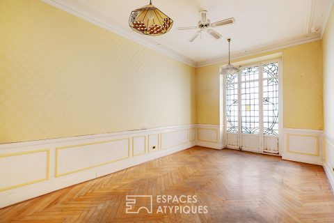 Appartement  bourgeois à rénover au coeur du Carré d’Or