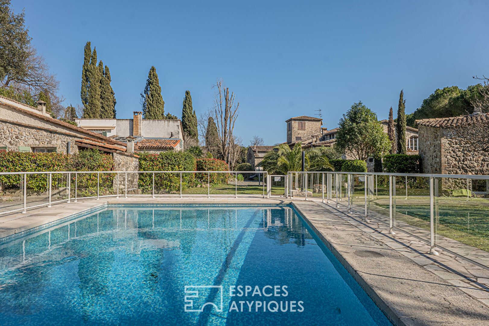 Duplex réhabilité dans un ancien moulin avec piscine