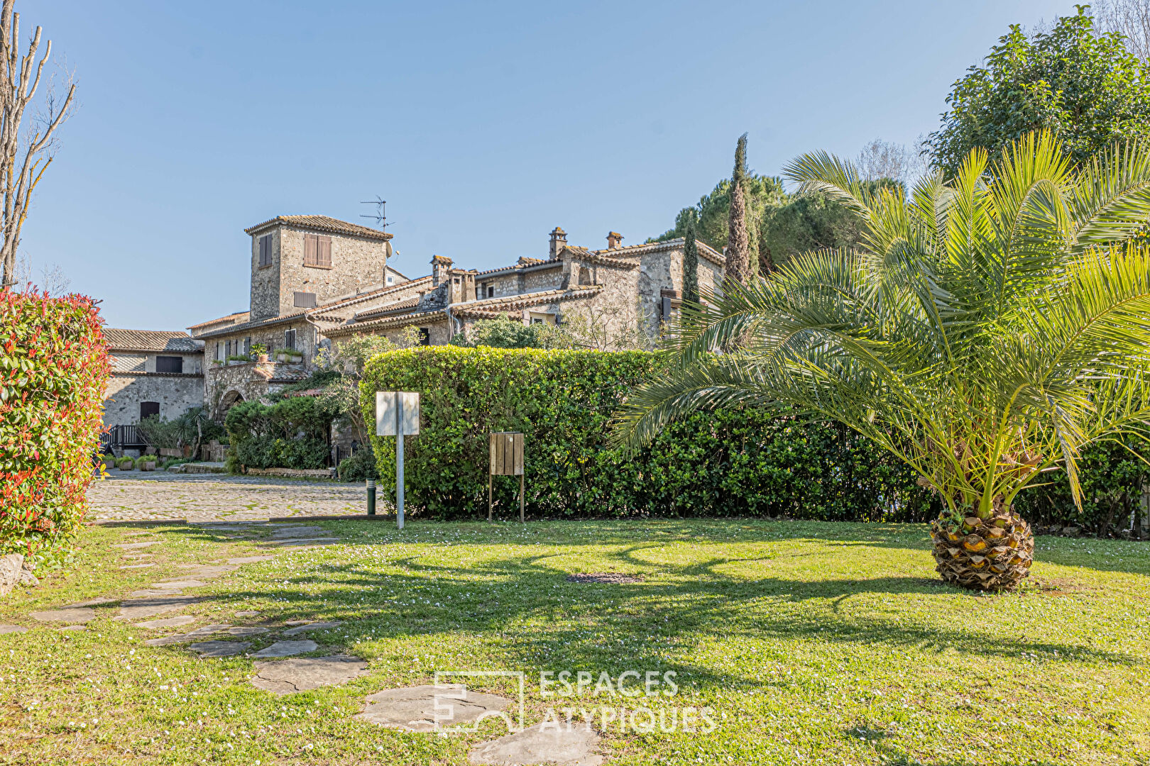 Duplex réhabilité dans un ancien moulin avec piscine