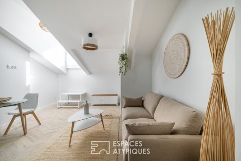 Two rooms renovated in a building of character in Nice