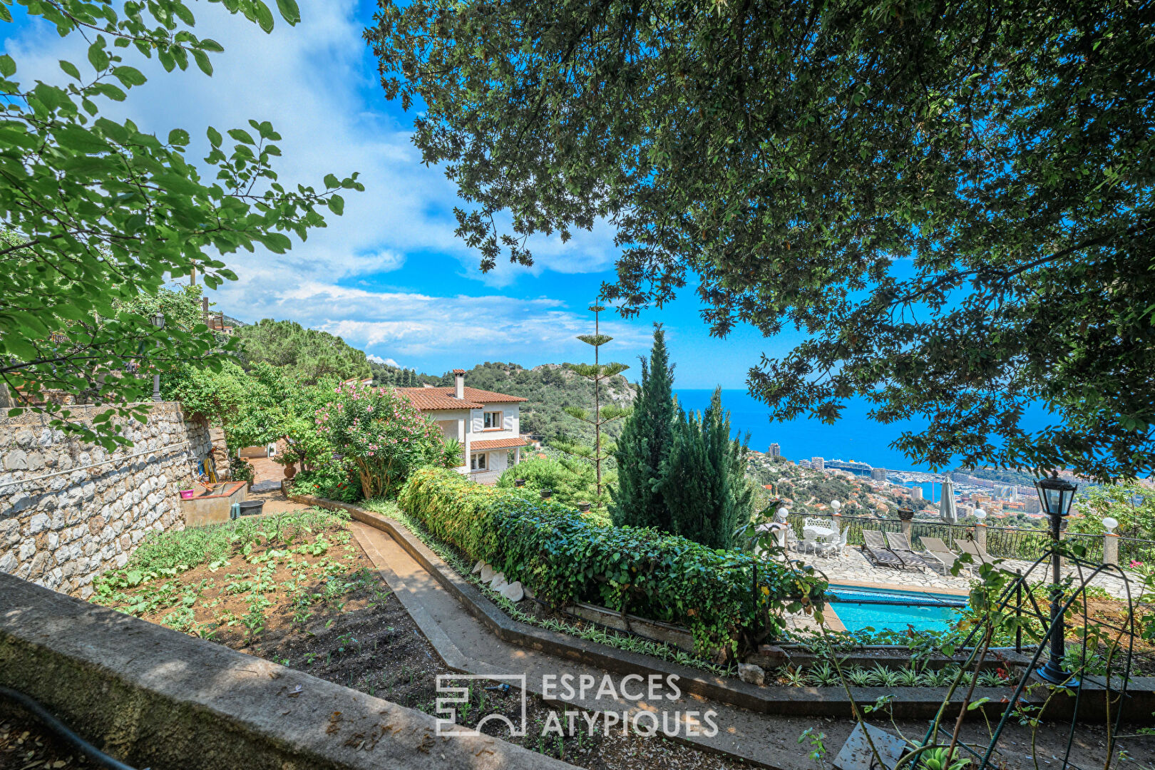 Exceptional estate with sea view over the Principality of Monaco