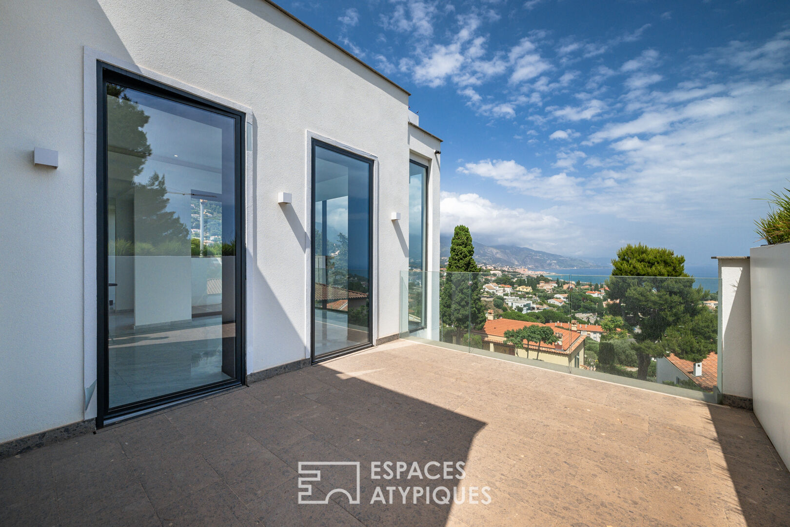Contemporary villa with sea view in Roquebrune Cap Martin