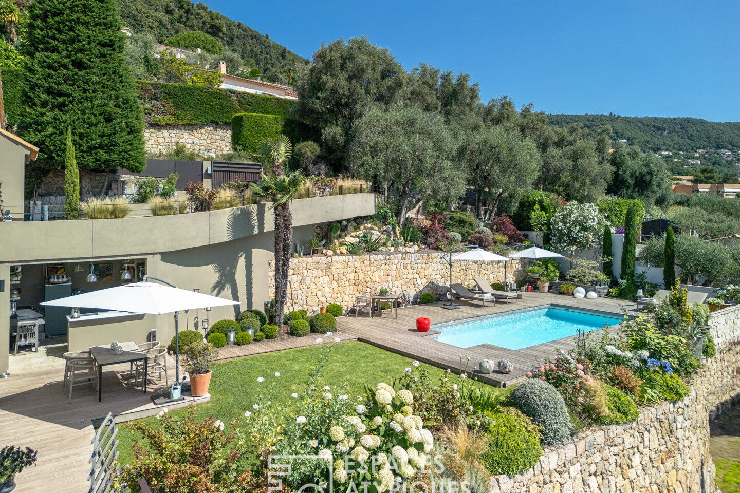 Magnificent villa of 144sqm with panoramic view – Grasse Magagnosc