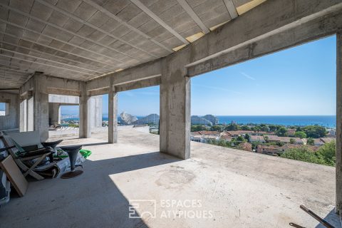 Villa Californienne prête à finir avec vue mer panoramique.