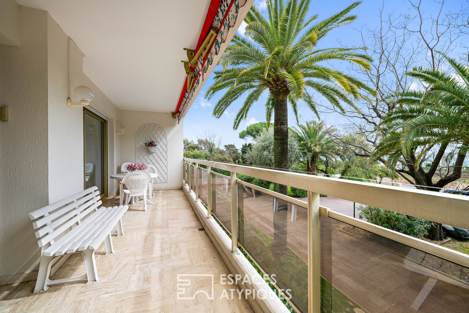 Apartment in a Cannes residence