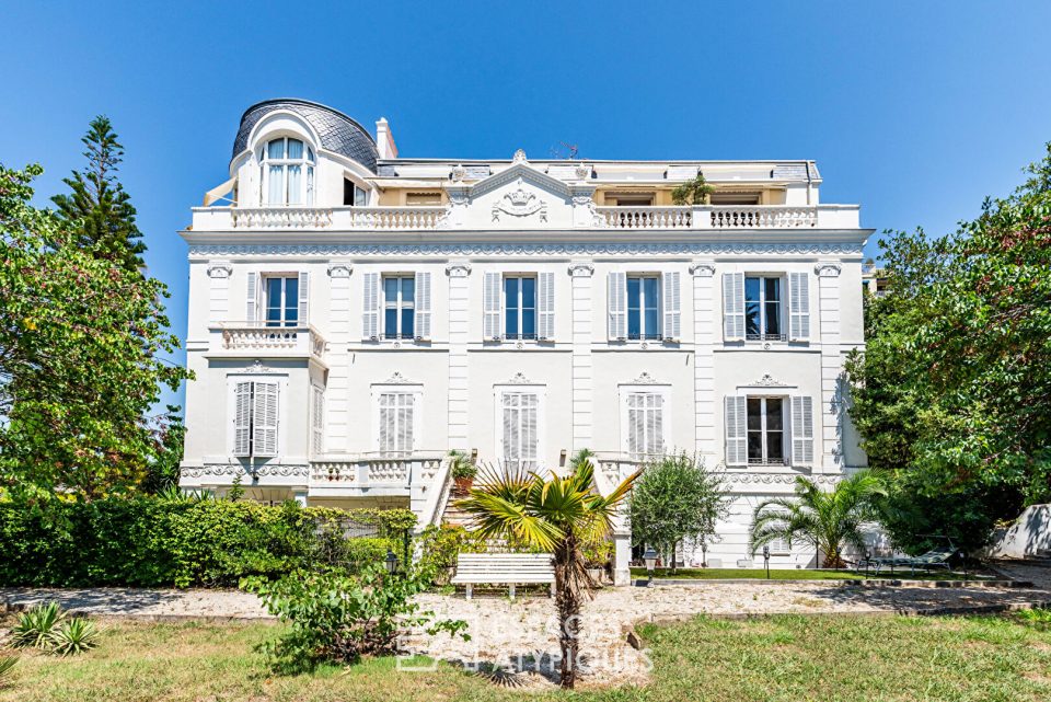 Bel appartement avec jardin dans maison bourgeoise CANNES OXFORD