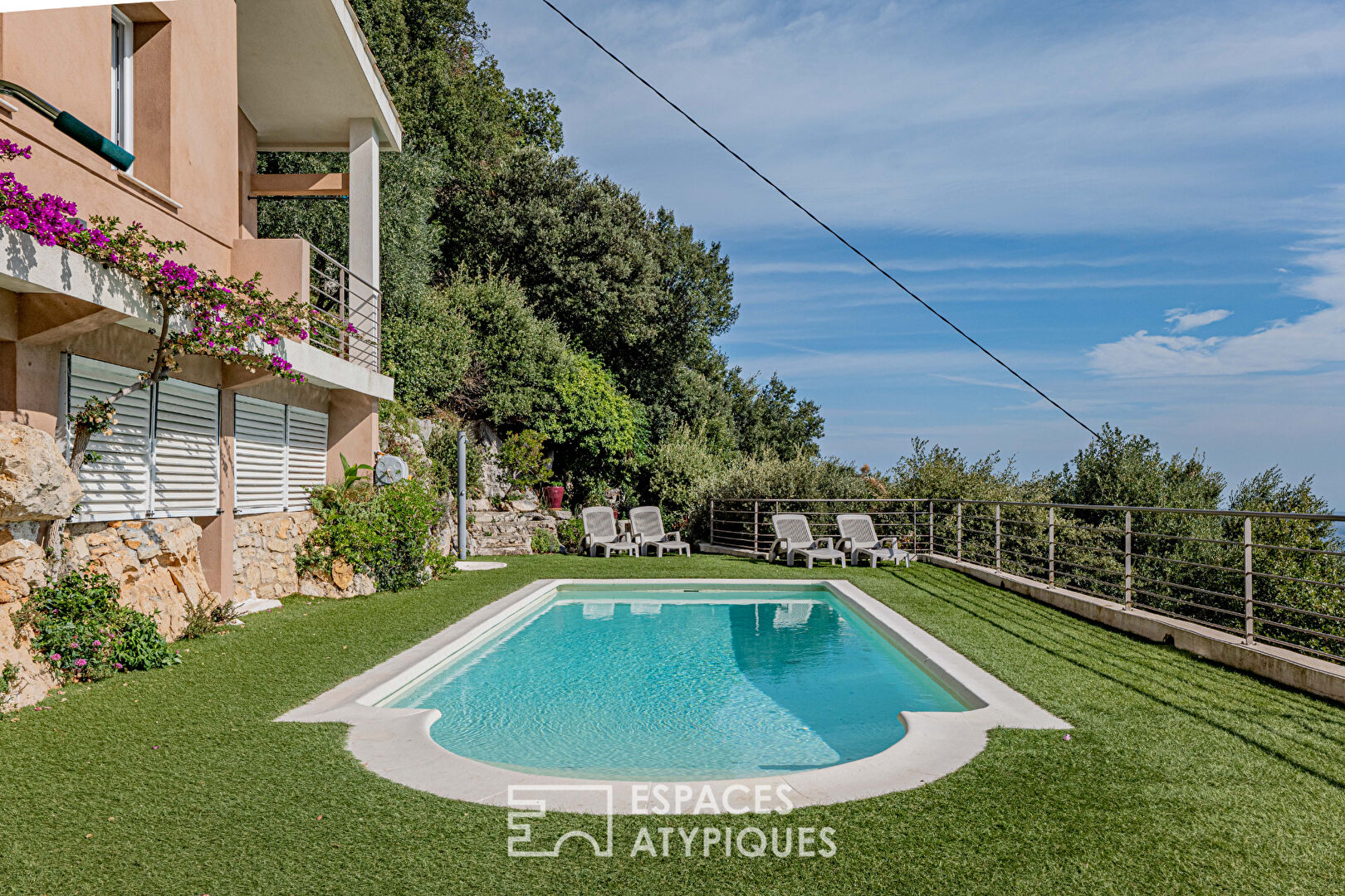 Architect’s house with swimming pool and sea view – Grasse