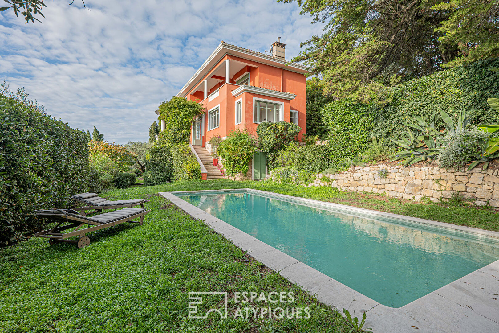 Maison Belle Époque avec piscine et vue mer à Grasse