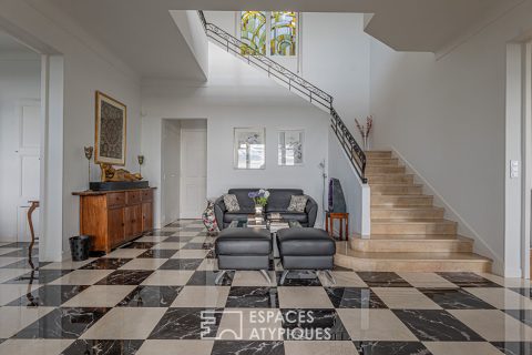 Maison Belle Époque avec piscine et vue mer à Grasse