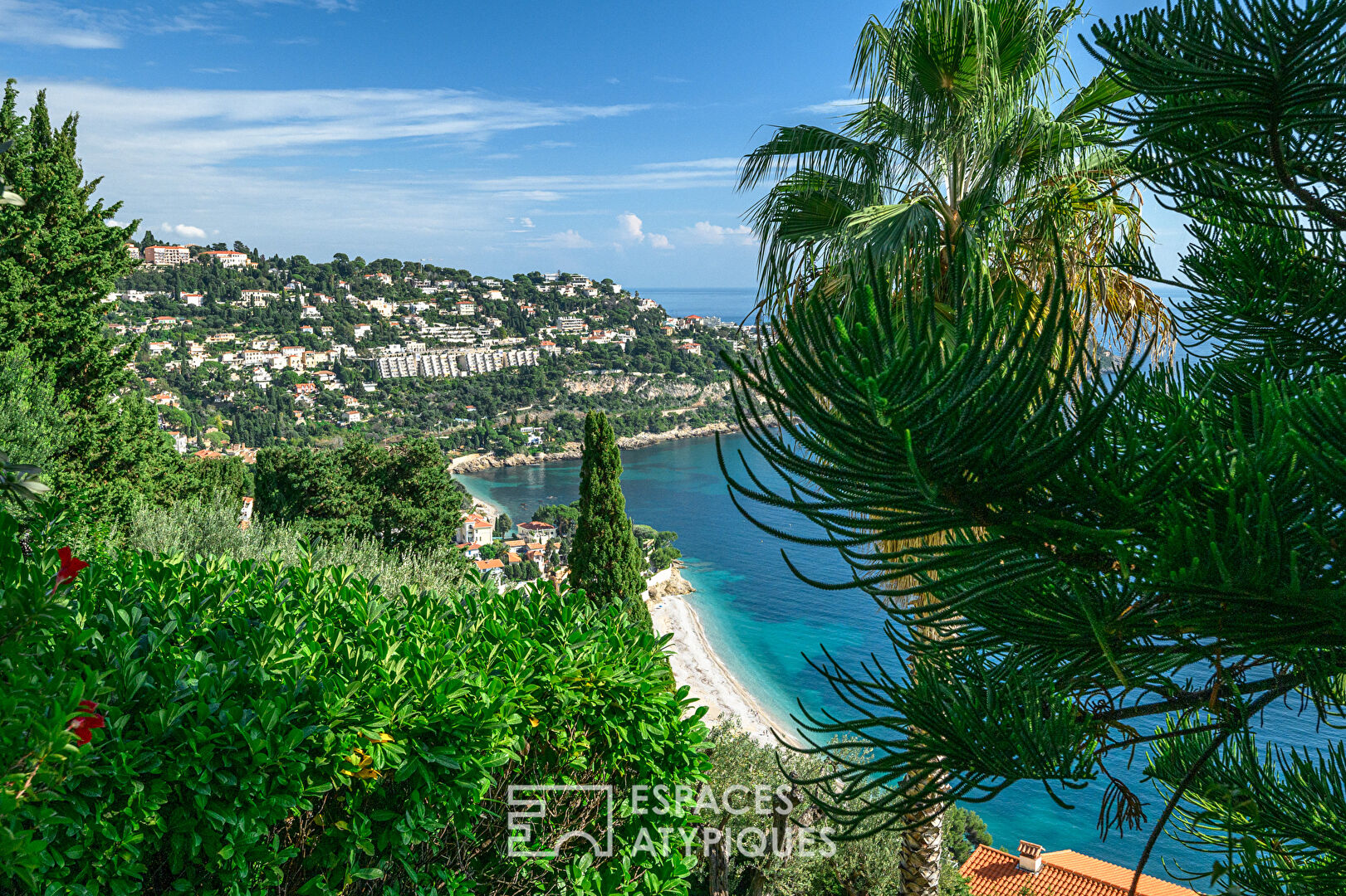 Exceptional villa in a dominant position in Roquebrune Cap Martin