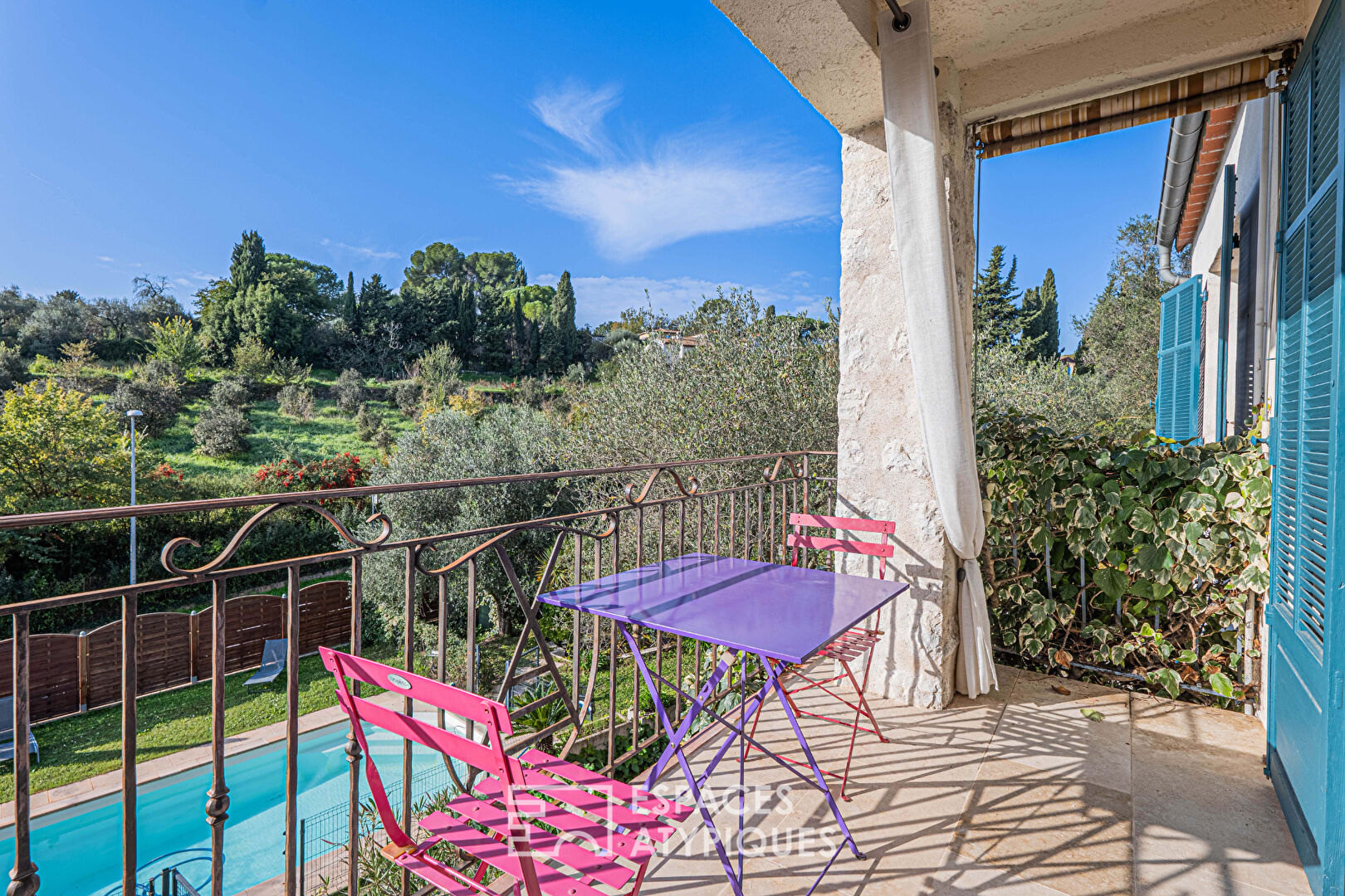 Charming family home with swimming pool in Valbonne