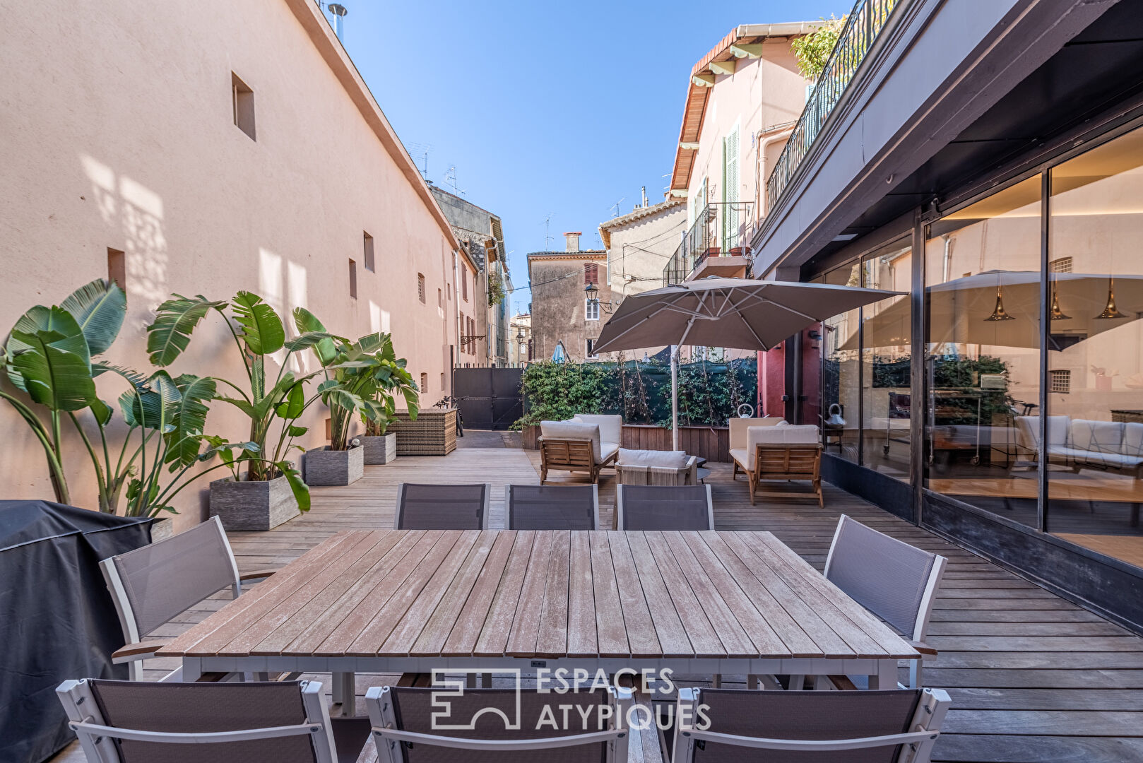 Loft design revisité avec terrasse sur le secteur prisé du Cannet Mairie