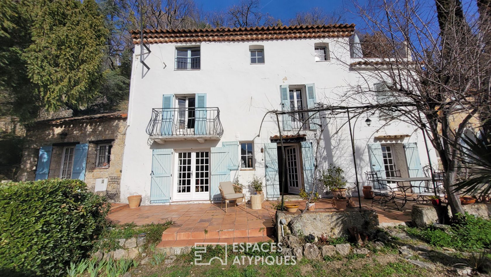 Mas provençal du XIXe siècle avec piscine et aperçu mer – Quartier Saint-François, Grasse