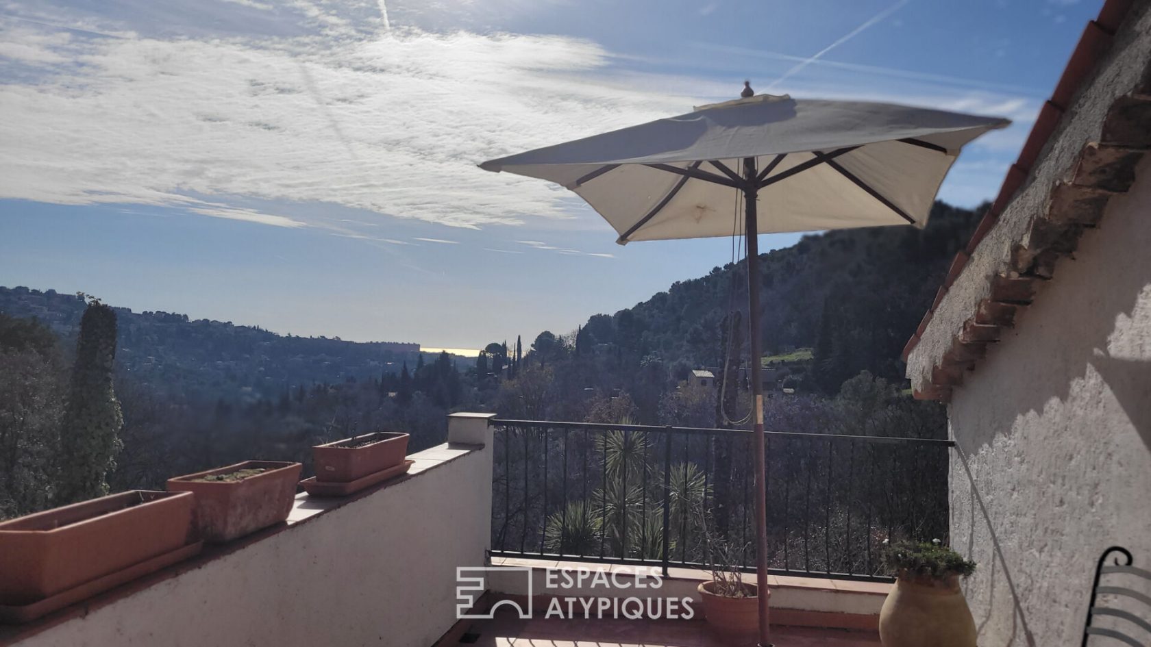 Mas provençal du XIXe siècle avec piscine et aperçu mer – Quartier Saint-François, Grasse