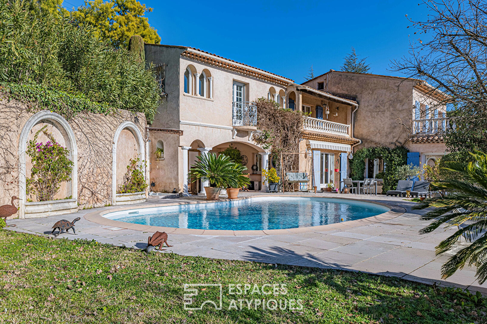 Villa Florentine de 230m² avec piscine et vue sur le massif du Tanneron