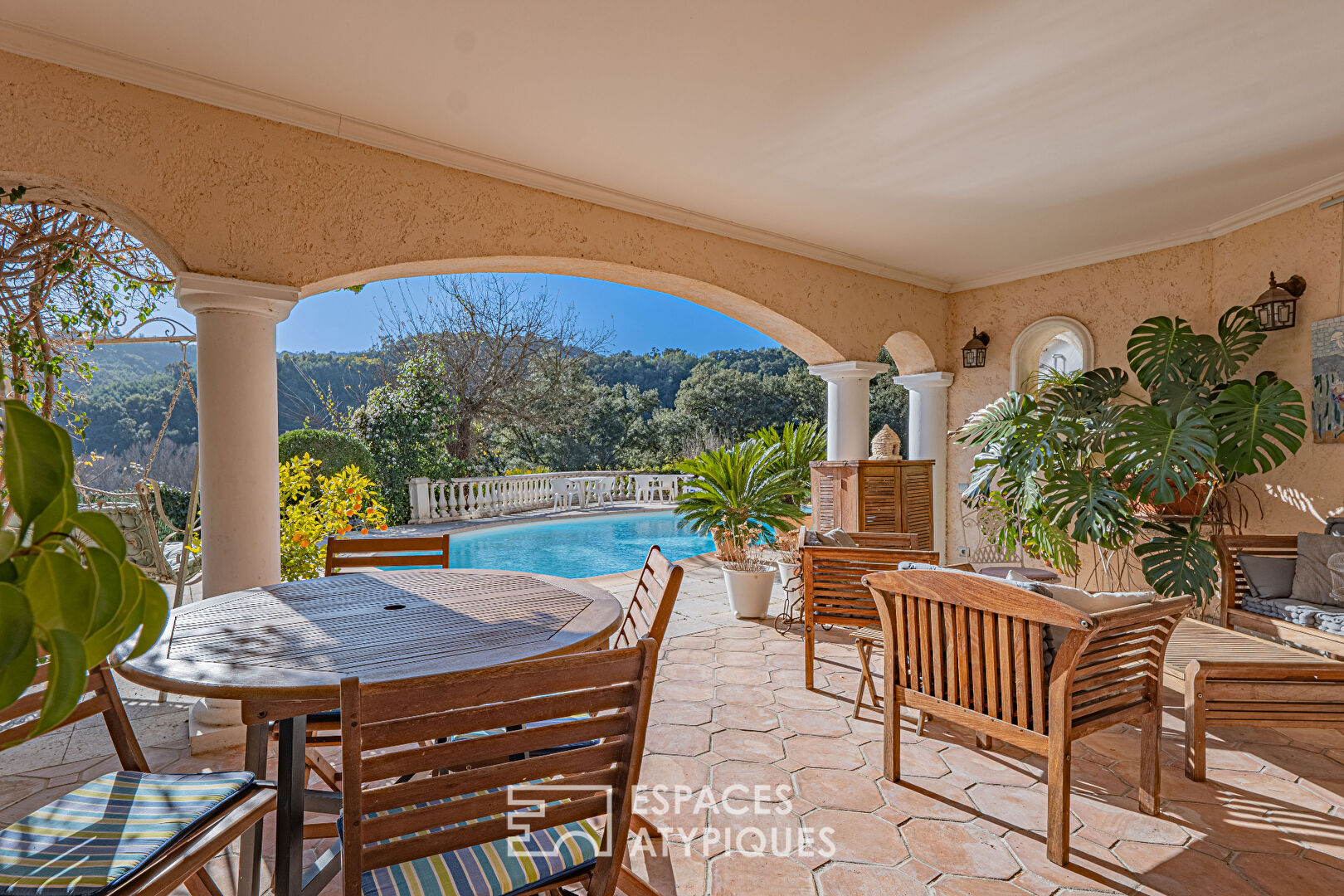 Villa Florentine de 230m² avec piscine et vue sur le massif du Tanneron