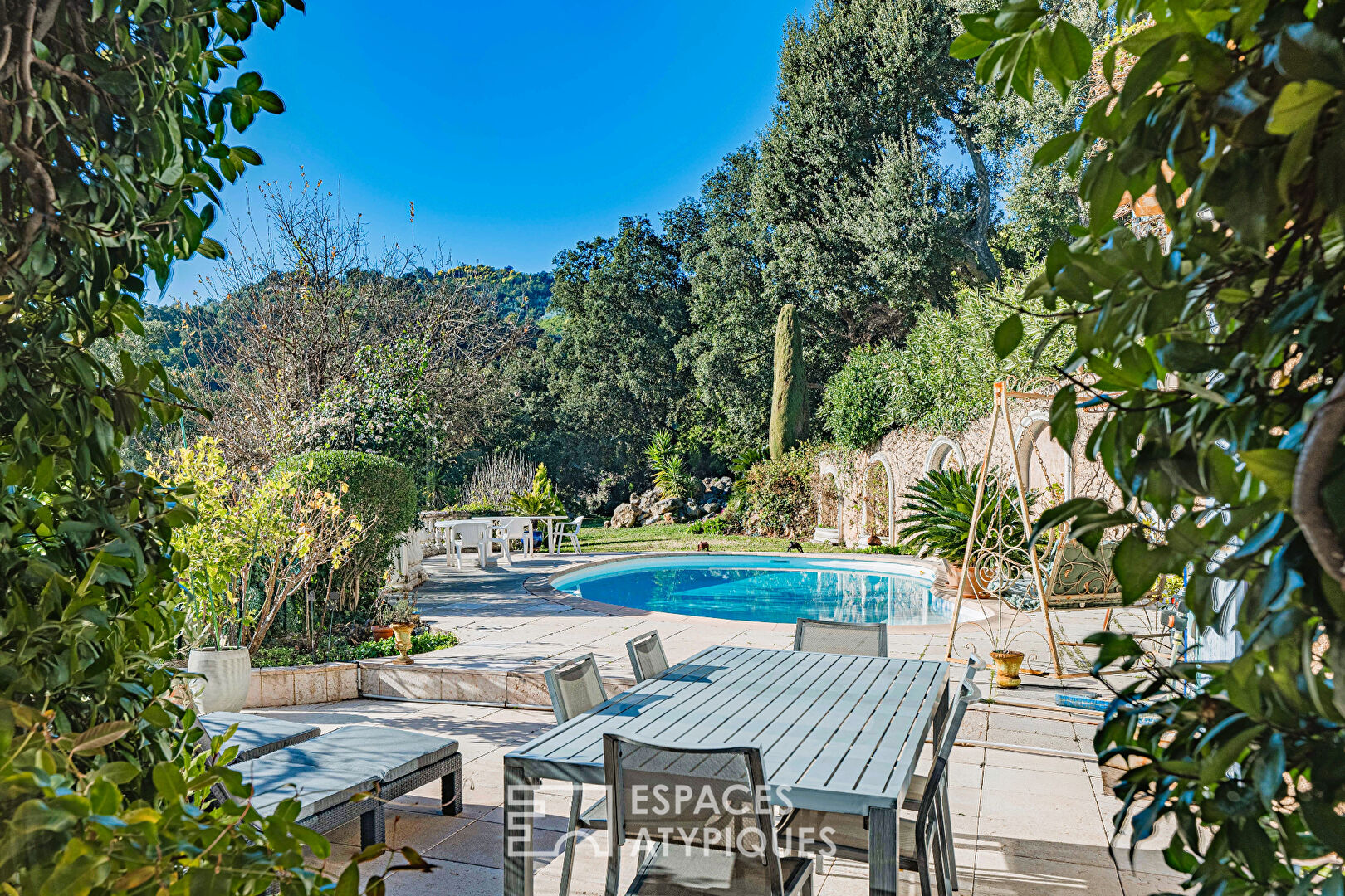 Villa Florentine de 230m² avec piscine et vue sur le massif du Tanneron