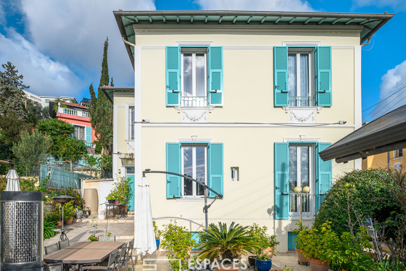 Maison d’époque située à distance de marche du centre et de la plage