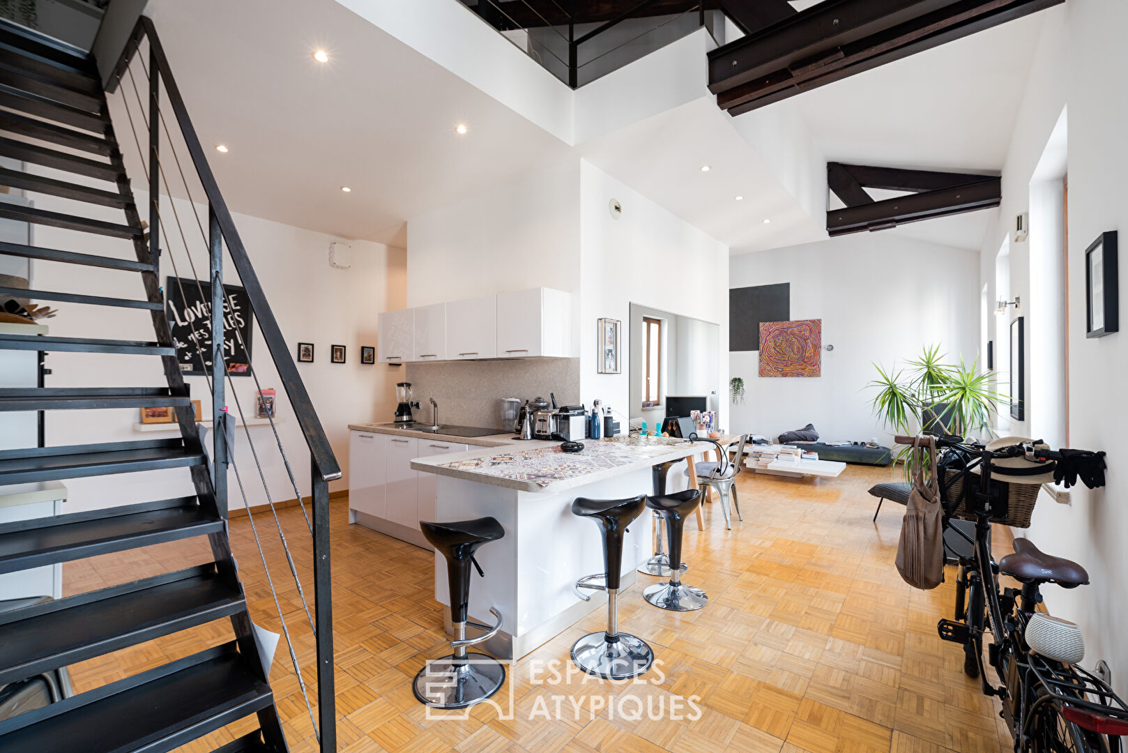 Loft contemporain avec mezzanine – Emplacement d’exception