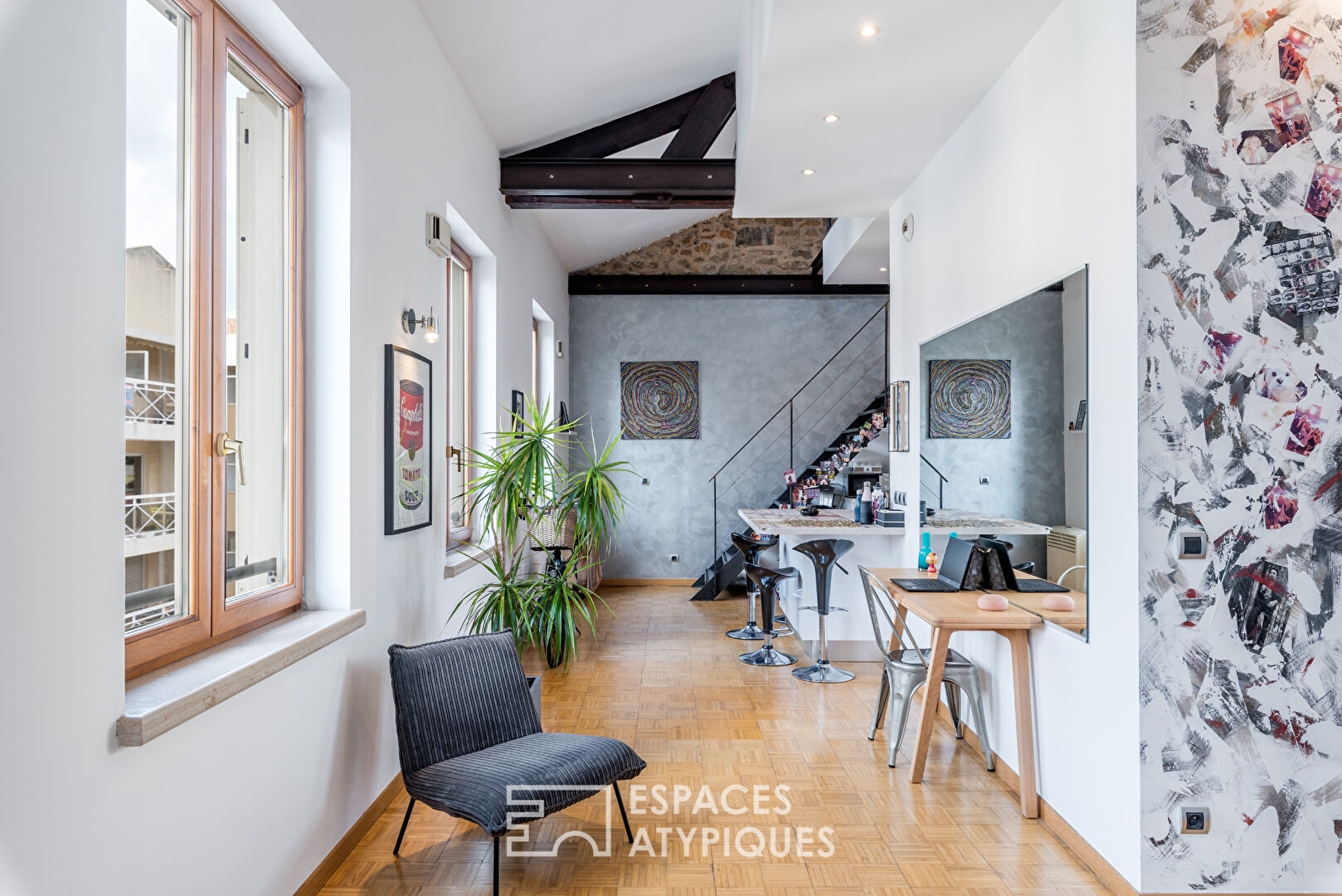 Loft contemporain avec mezzanine – Emplacement d’exception