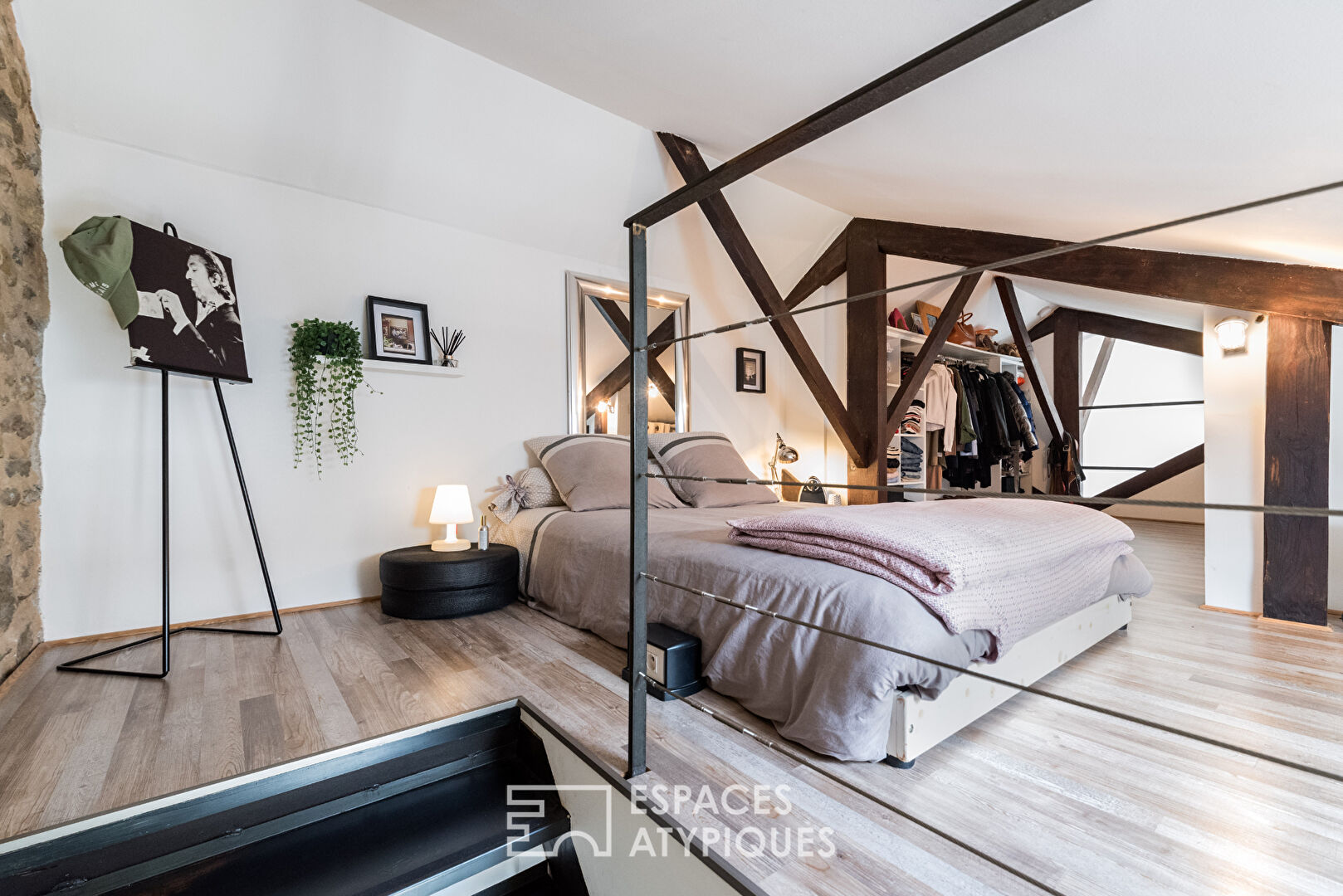 Loft contemporain avec mezzanine – Emplacement d’exception