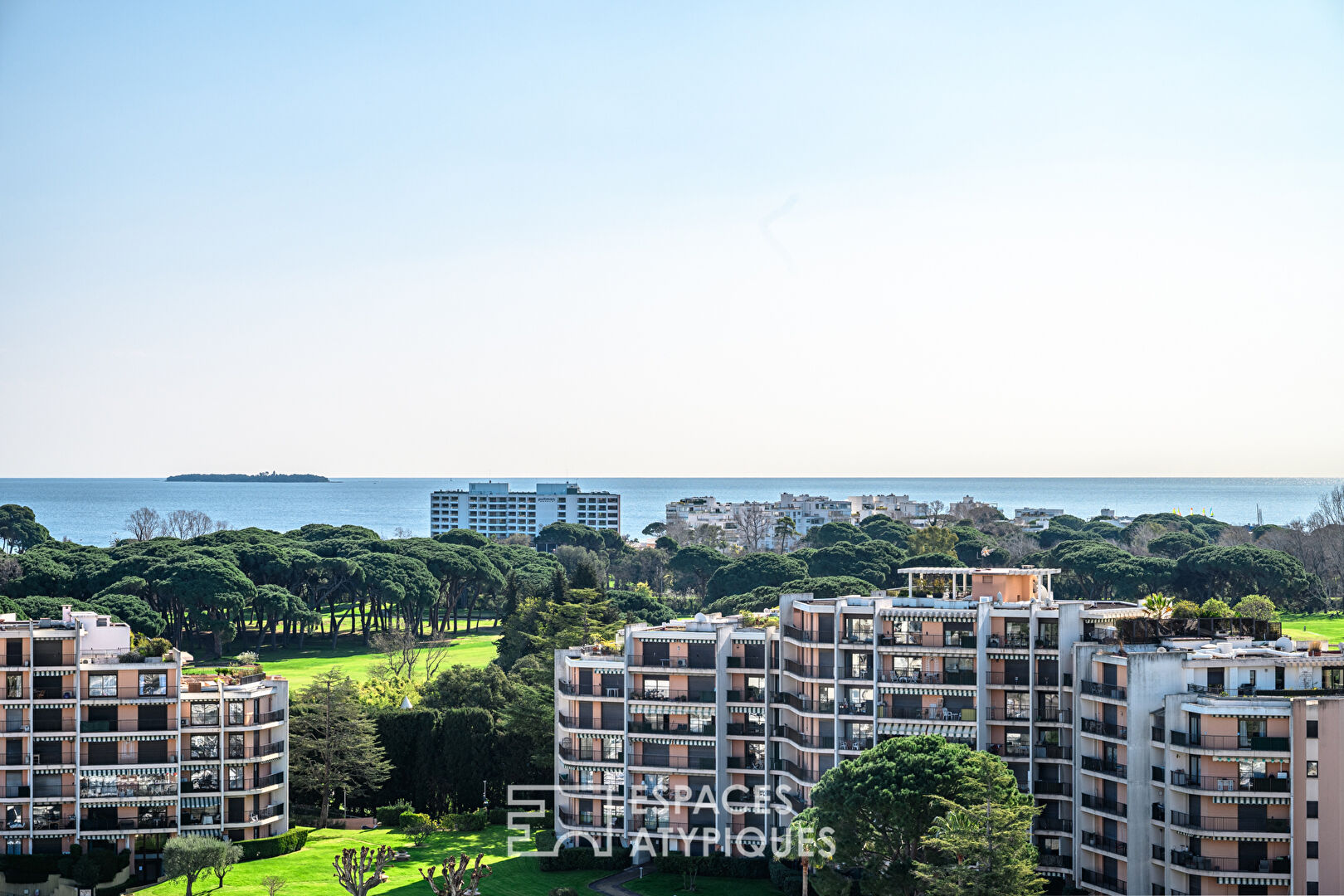 Spacieux appartement T2 de 69m² avec vue mer à Cannes Marina