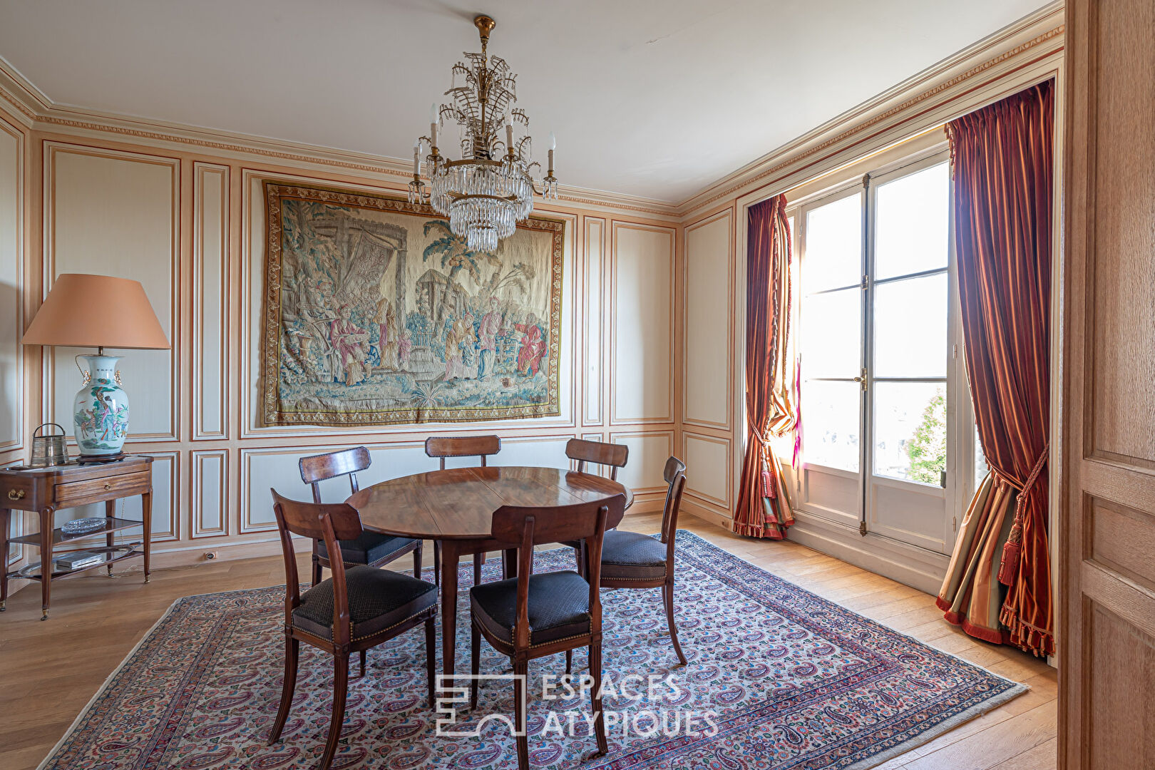 Exceptional apartment facing the Bois de Vincennes