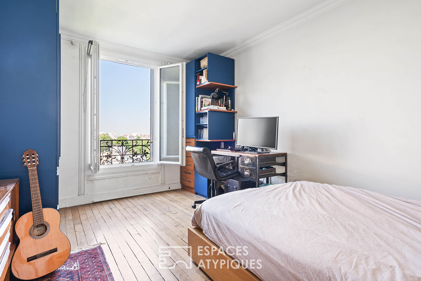 Appartement avec balcon et vue dégagée en dernier étage